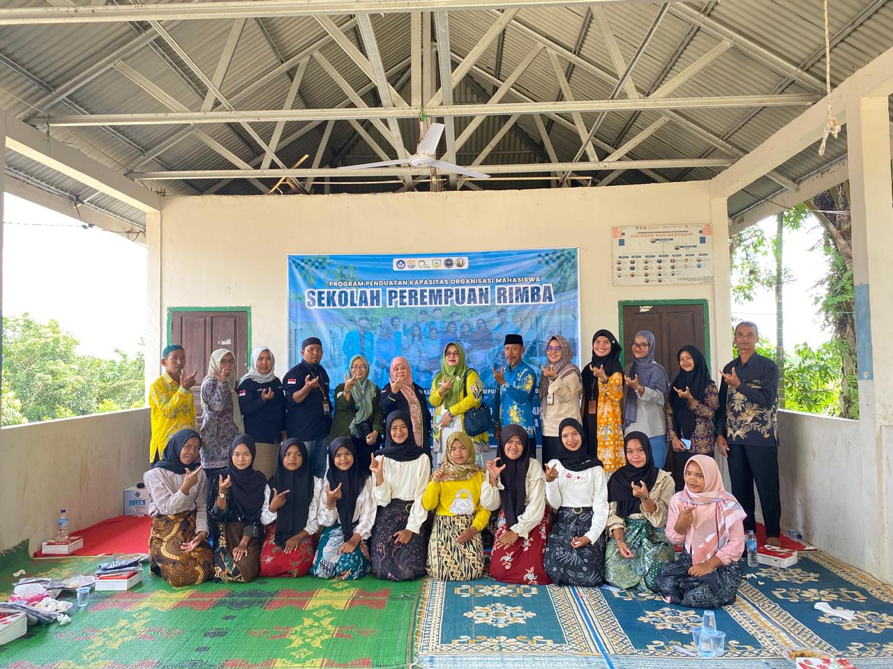 Peresmian Sekolah Perempuan Rimba, Dihadiri Rektor IAKSS dan Sejumlah Tokoh Daerah